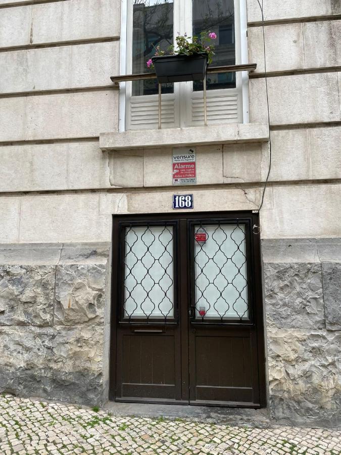 Retro M2 R4 - Lovely Double Room With Shared Bathroom Lisbon Exterior photo